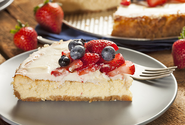 cheesecake with strawberry and blueberry