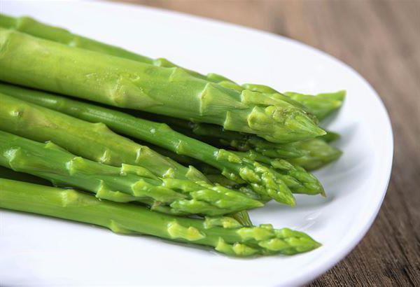 boiled asparagus